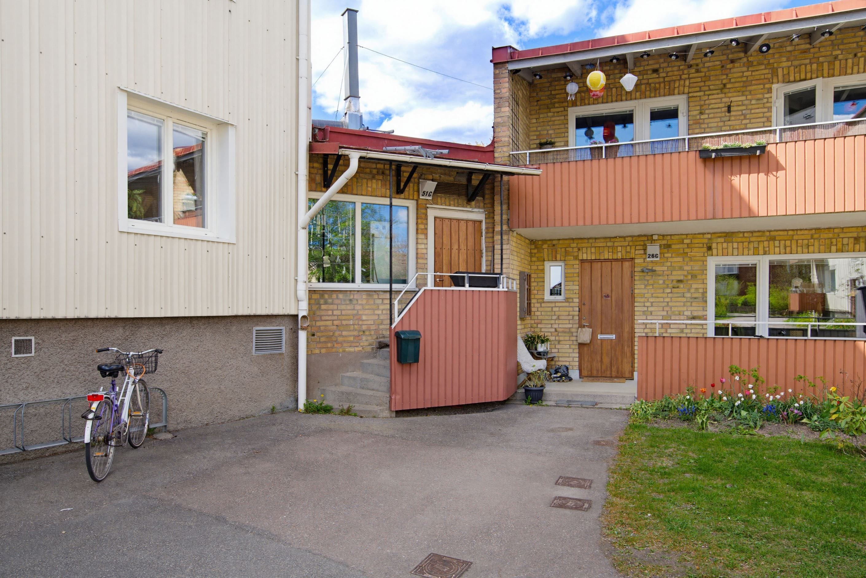 Personalingång
