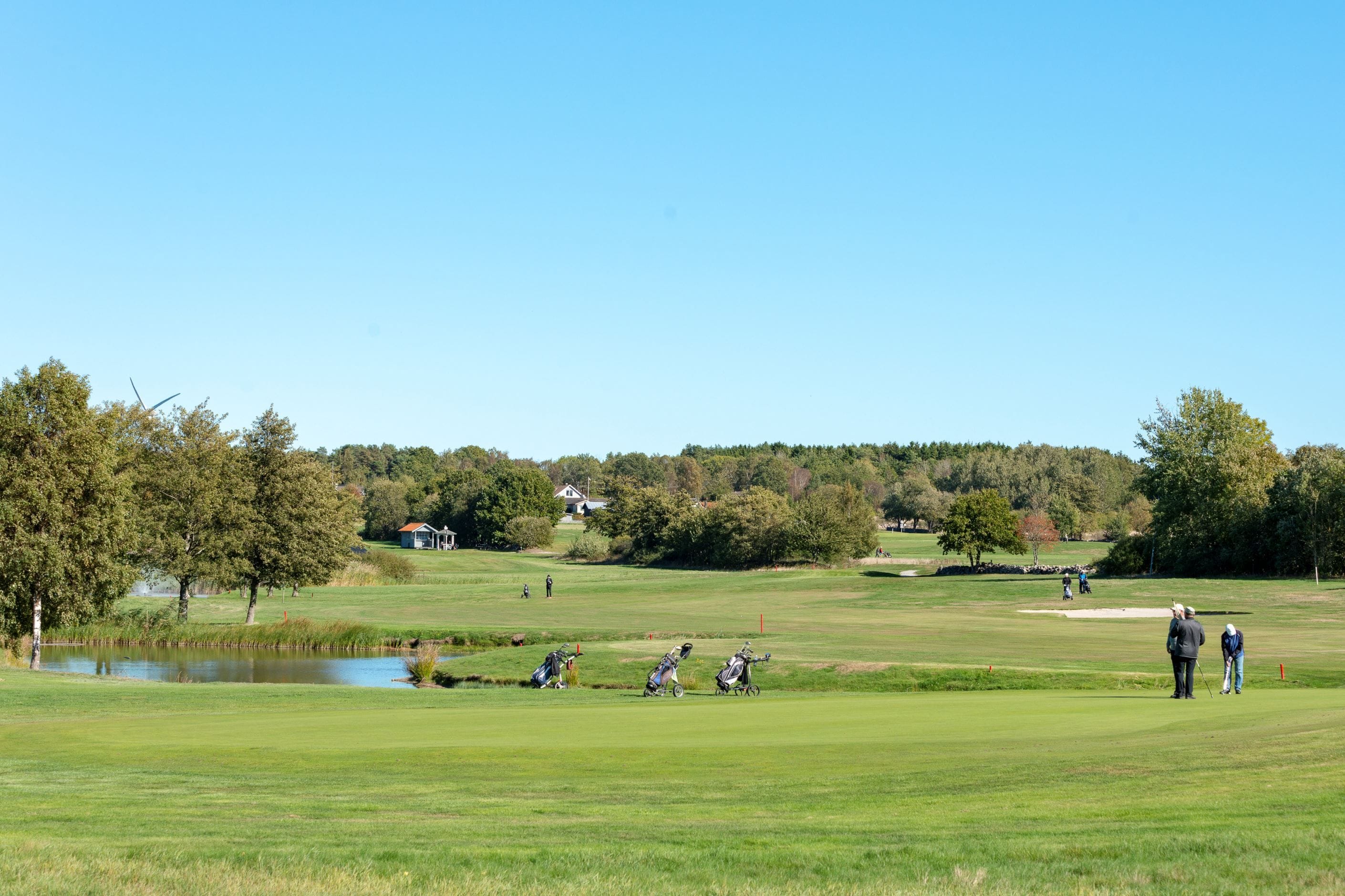 Trummenäs golfklubb ligger på kort promenadavstånd
