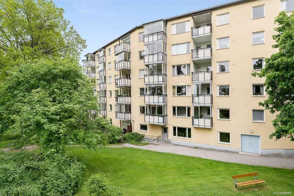 Lågupplöst Omhuldad i grönska