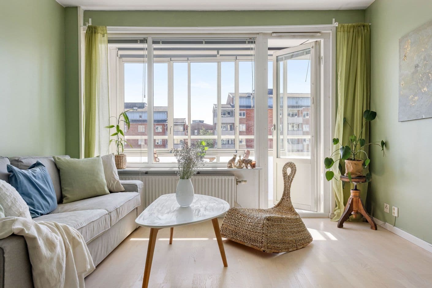 Månadsvägen 42 Månadsvägen 42