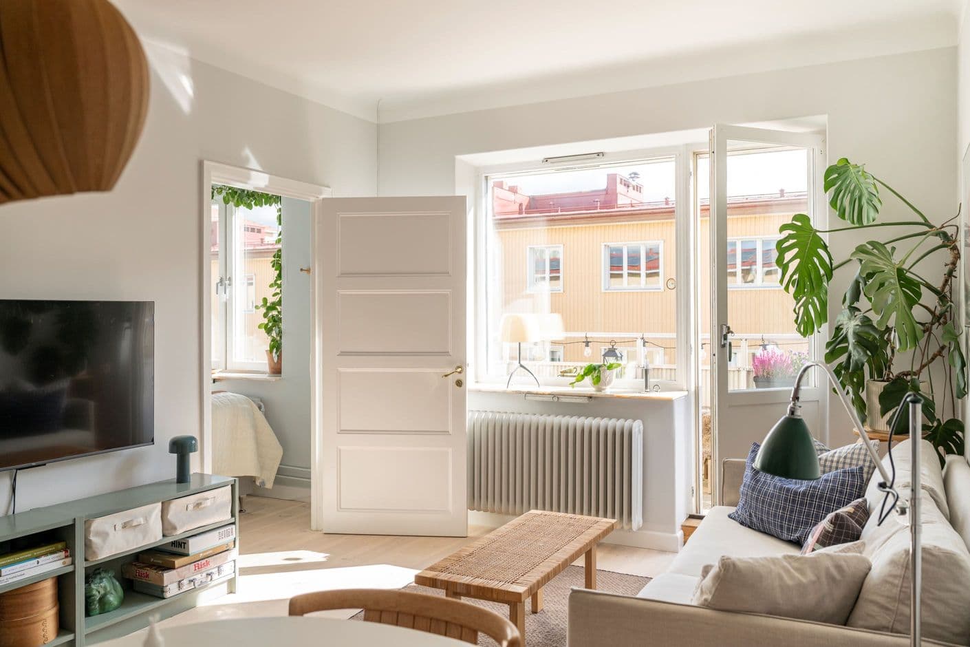 Råggatan 10. Högst upp i huset Råggatan 10. Högst upp i huset