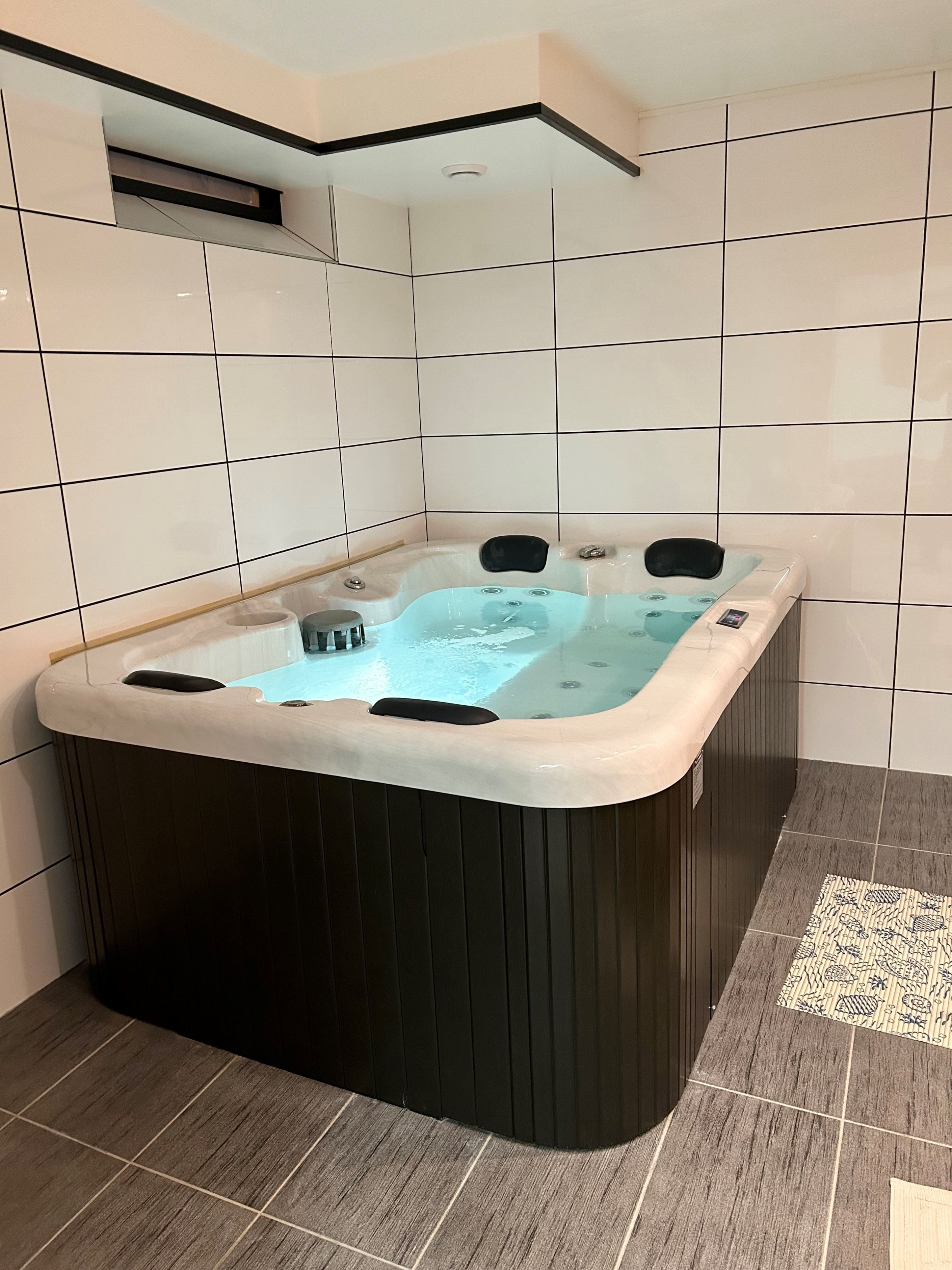 Jacuzzi