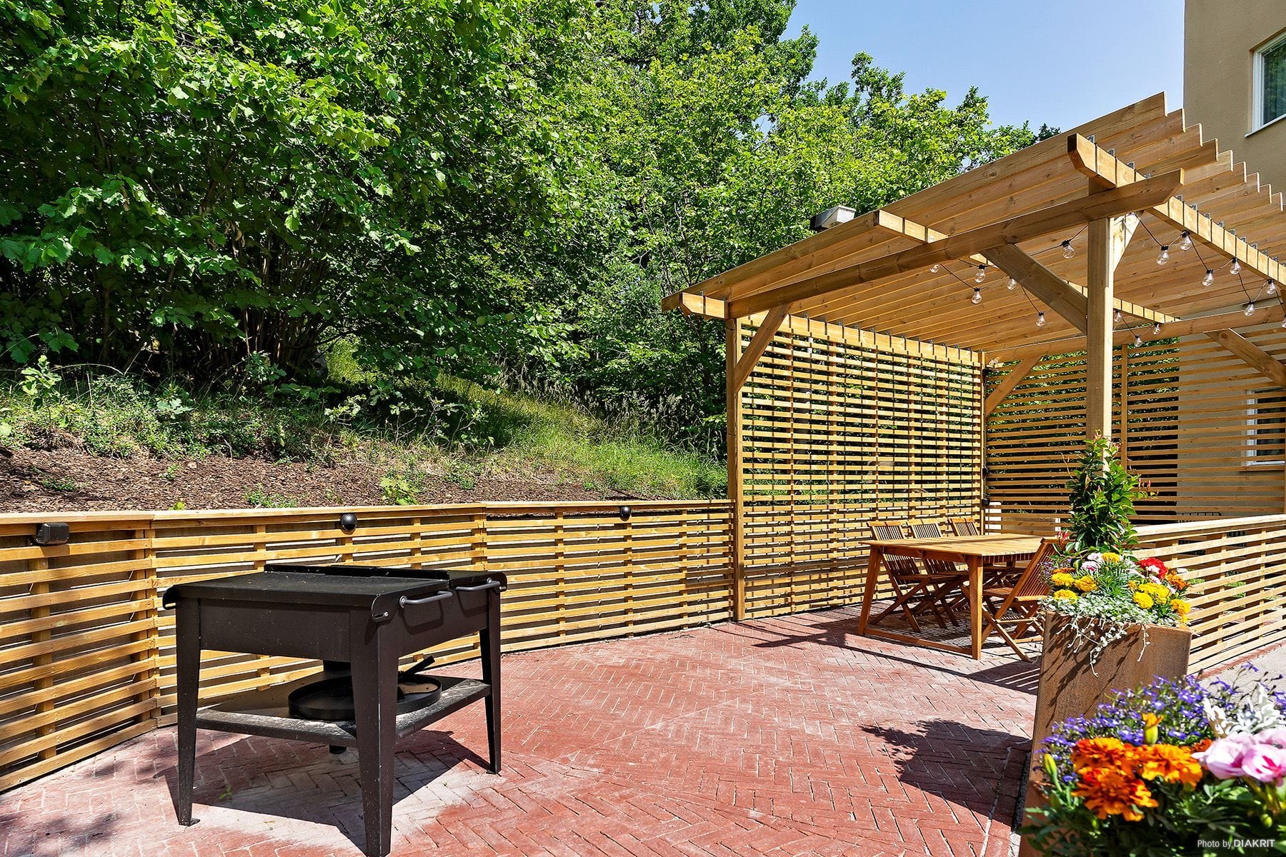Föreningens fina pergola och grillplats