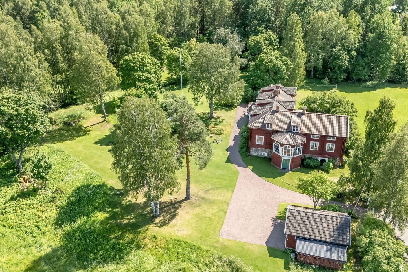 Karlslundsvägen 10 Karlslundsvägen 10